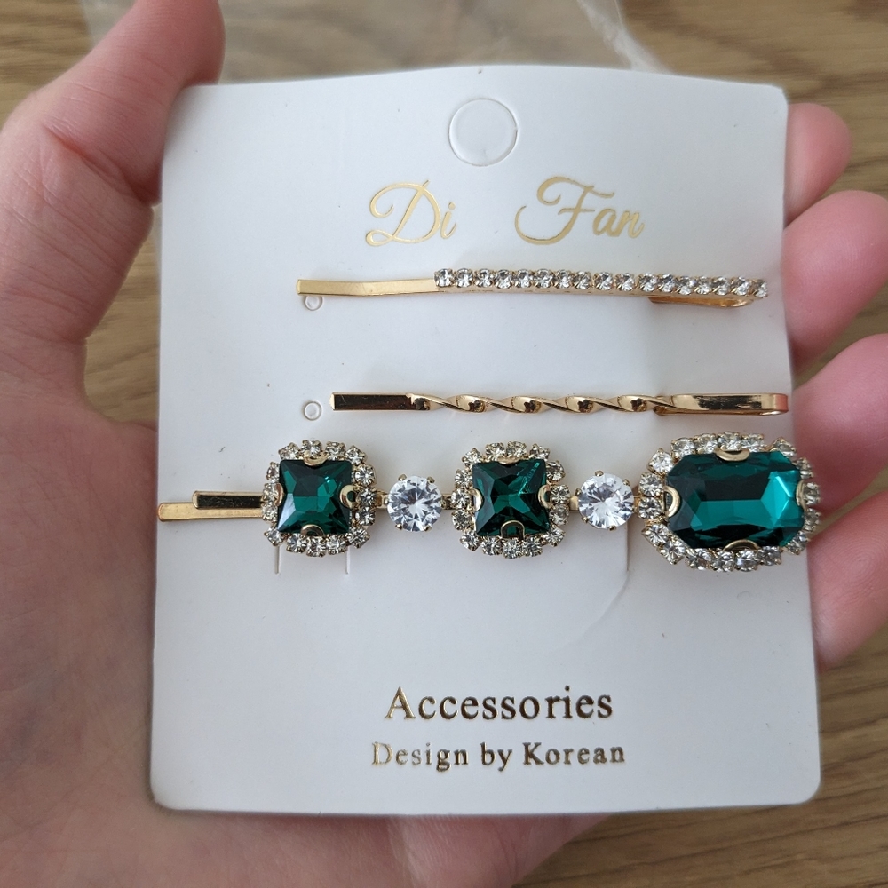 Emerald green gold hair pin set (New)